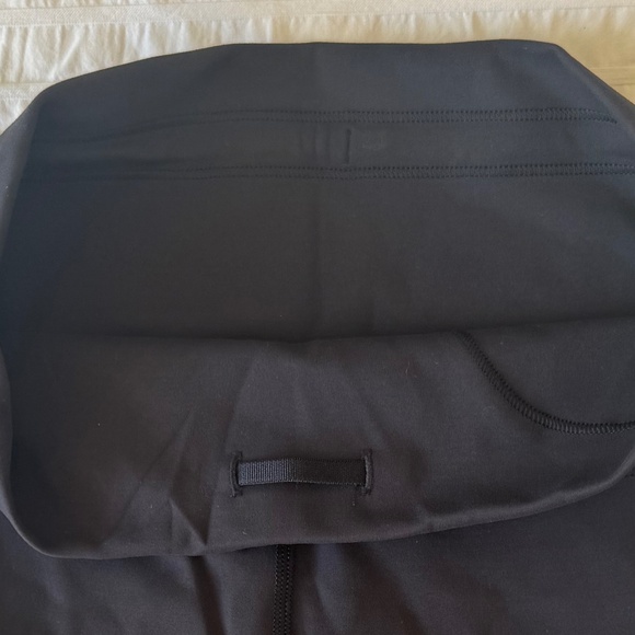 Wunder Train High-Rise Short 8" - Picture 6 of 6